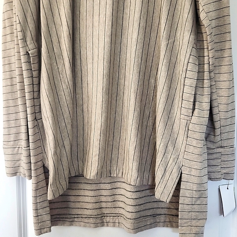 NWOT CAPOTE Striped Beige & Navy Women's Sweater With Pockets Small - Picture 4 of 13